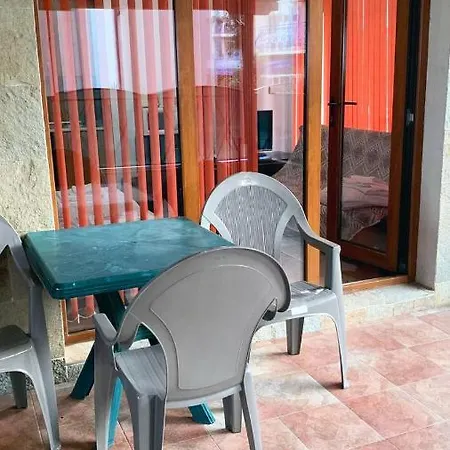 Studio With Large Terrace Near Beach Apartmán *